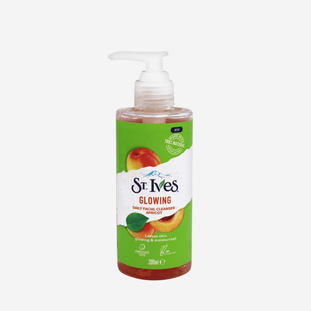 St.Ives-Glowing-Apricot-Cleanser
